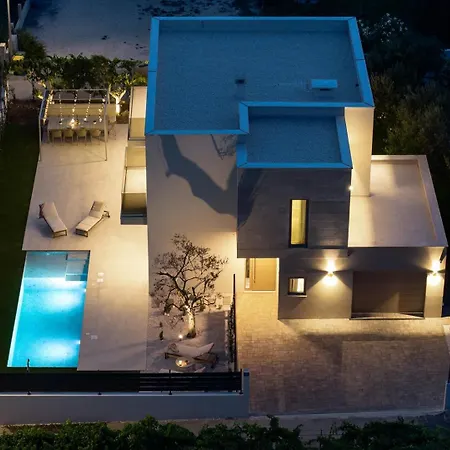 New Private Pool Veluri *