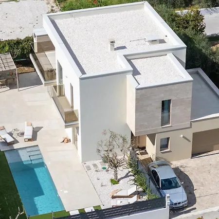 Veluri With 4 Bedrooms And Heated Pool Villa *