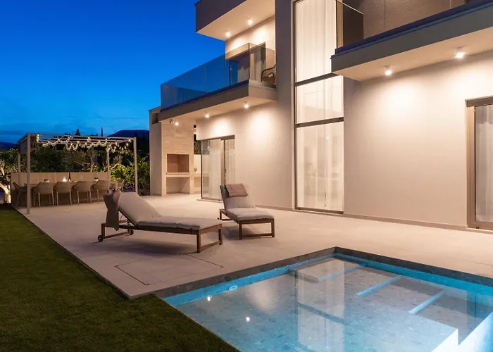 Vila Veluri With 4 Bedrooms And Heated Pool *