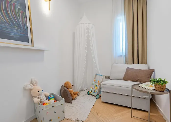 Veluri With 4 Bedrooms And Heated Pool