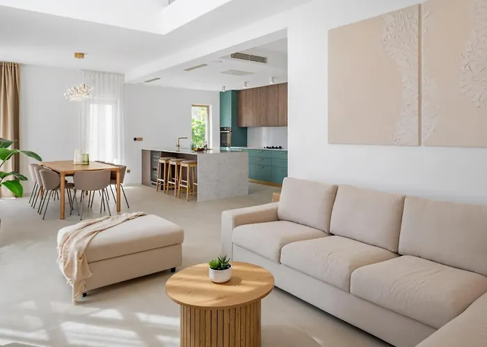 Veluri With 4 Bedrooms And Heated Pool Vila *