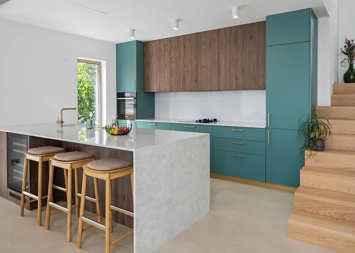 Veluri With 4 Bedrooms And Heated Pool Vila *